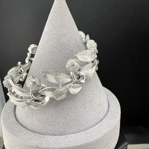 Vintage Lisner Bracelet Silver Tone 7"